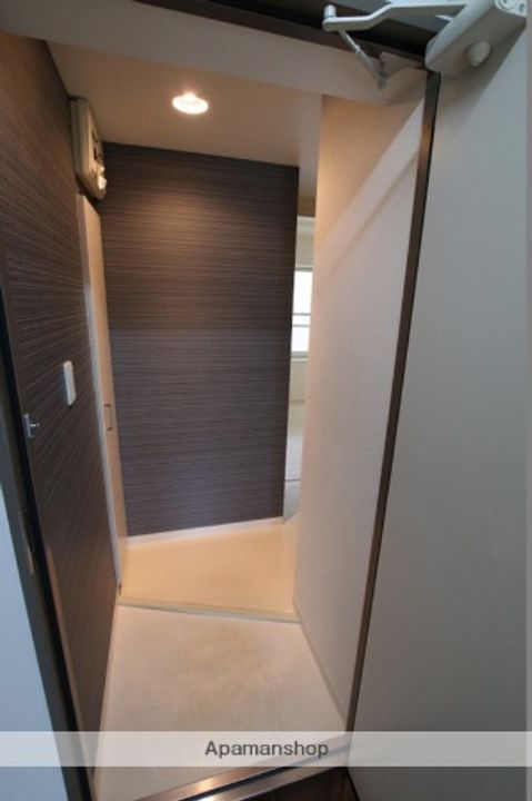 北海道札幌市豊平区豊平三条9丁目の賃貸マンションの玄関