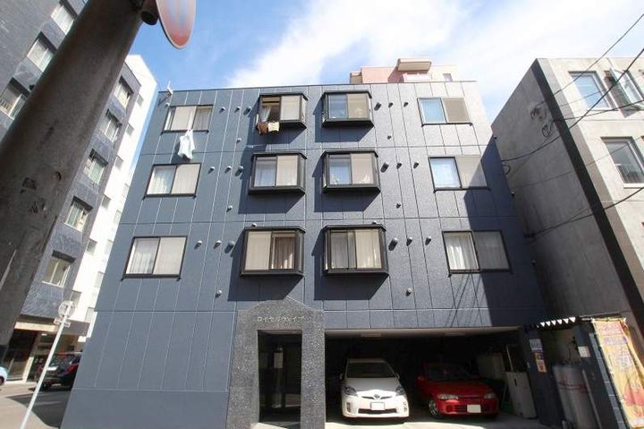 ロイヤルウェイブ401の外観