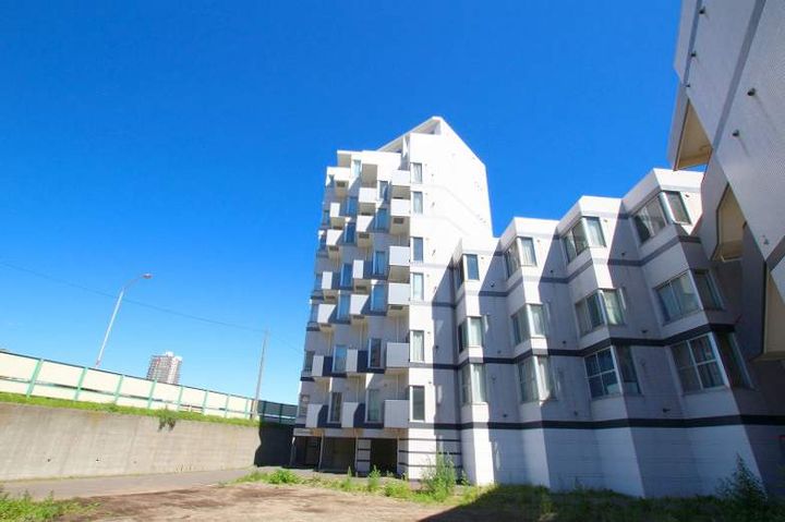 シャトー中の島00208の外観