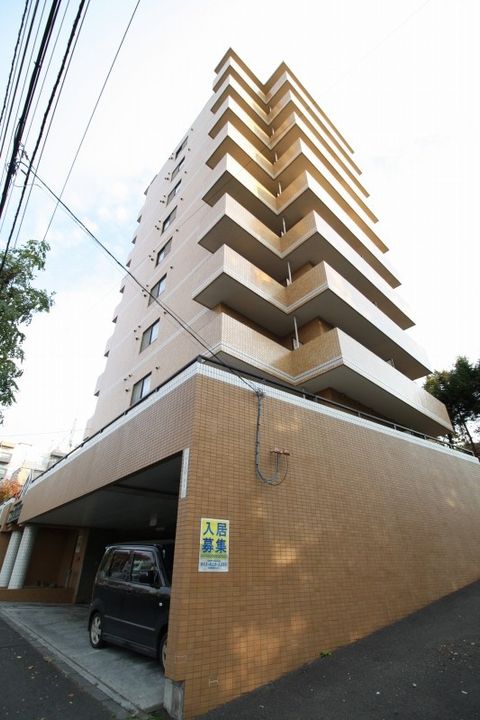 平岸パークヒルハイツ401の外観
