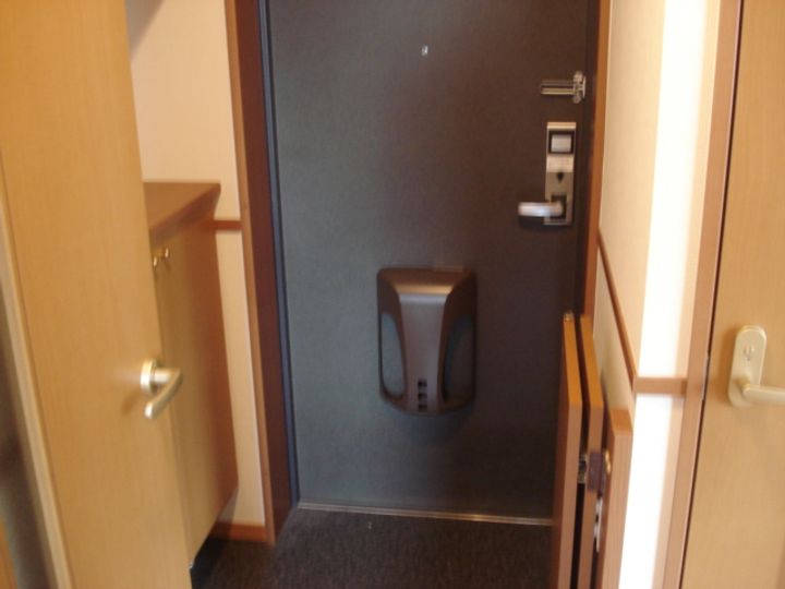 イシラバス藻岩203の玄関