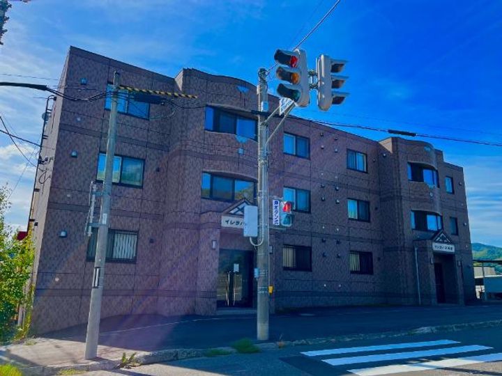 イシラバス藻岩203の外観