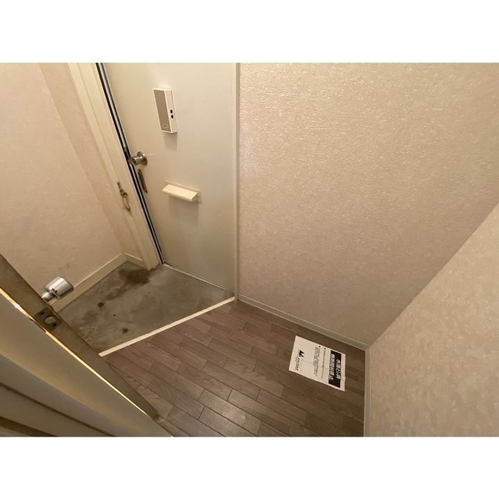 ベルノ真駒内208の玄関