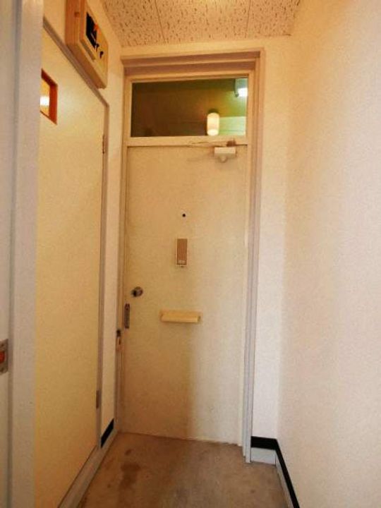 サンハイツ平岸202の玄関