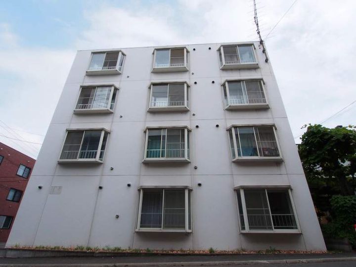 エミネンスほしの302の外観