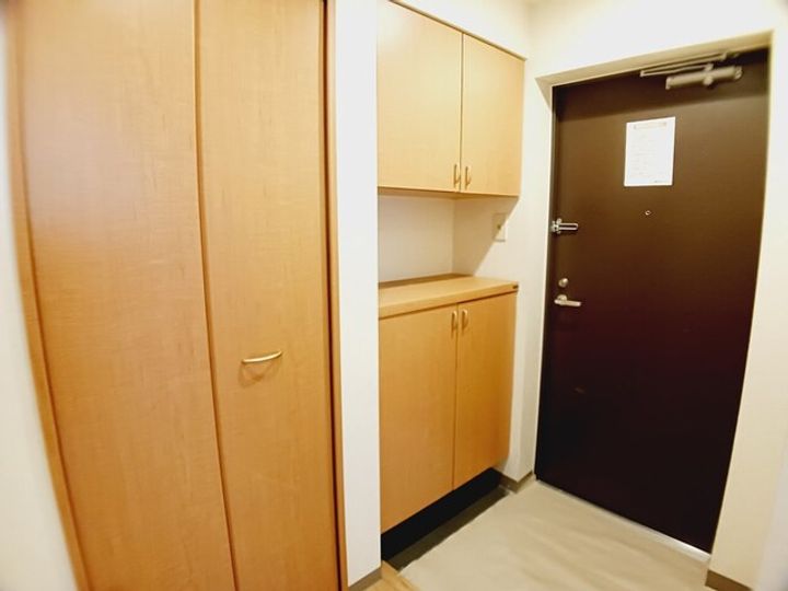 GーOAK山鼻の玄関