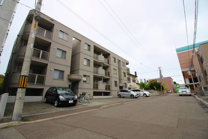 游ライフC-1の外観