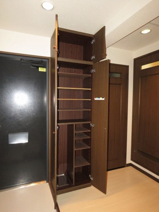 游ライフC-1の内装