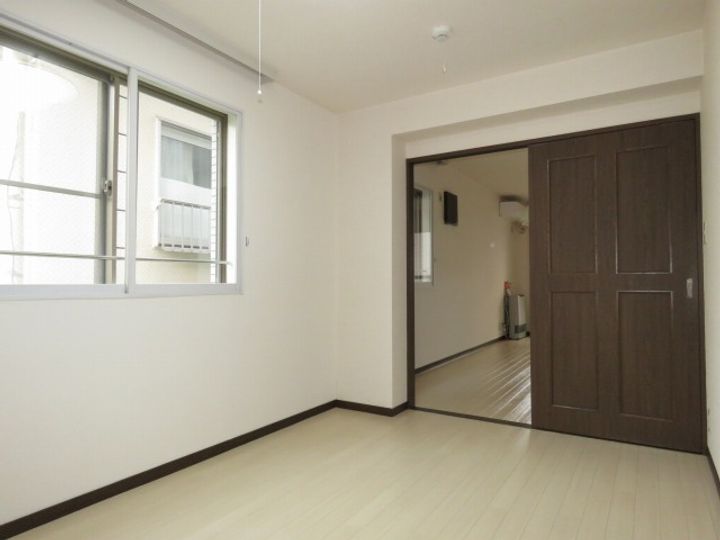 游ライフC-1の内装