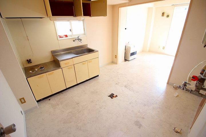 ローヤルハイツ中の島 D棟301の内装