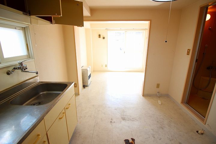 ローヤルハイツ中の島 D棟301の内装