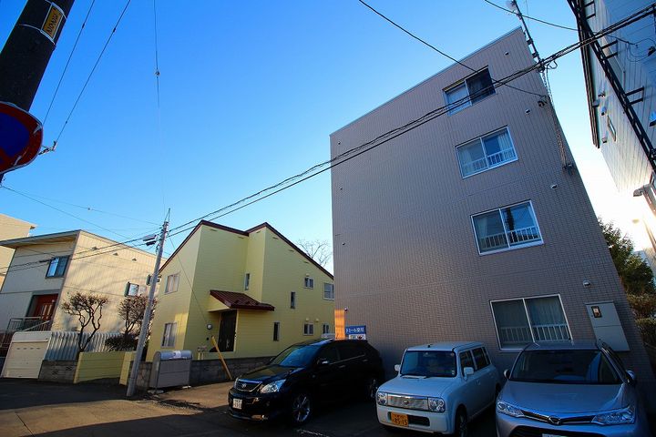 北海道札幌市南区澄川一条2丁目の賃貸マンションの外観