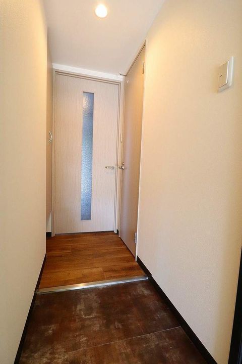 ヴェスタ平岸403の玄関