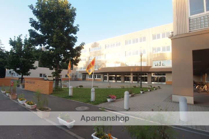 モンファーレットⅢ101の周辺