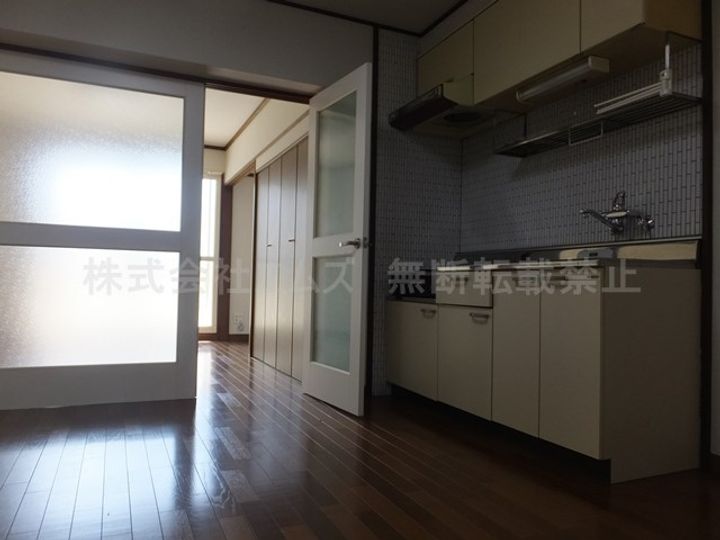 メゾン小林308の居間