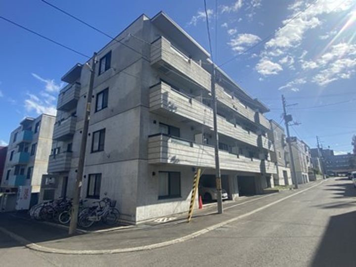 アンクレー南郷の外観