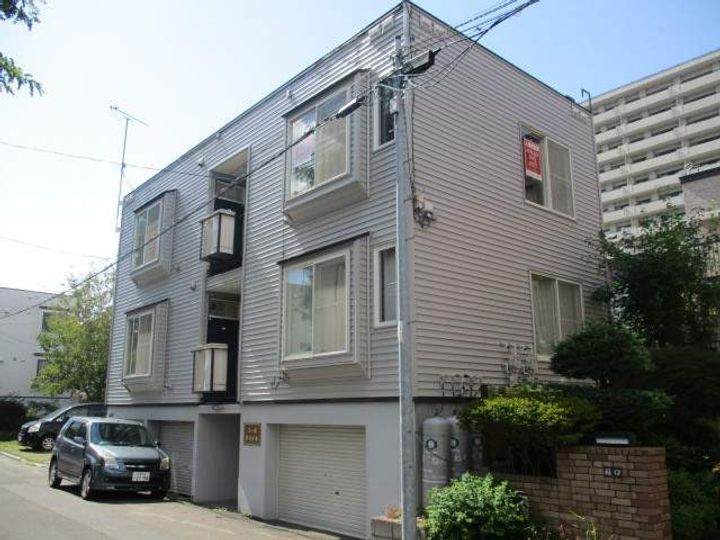 コーポリステルの外観