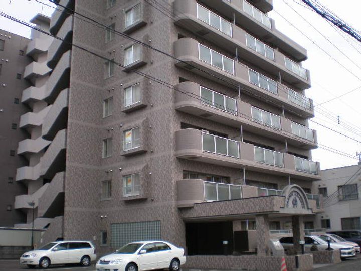 ガーネットハイツ南郷の外観