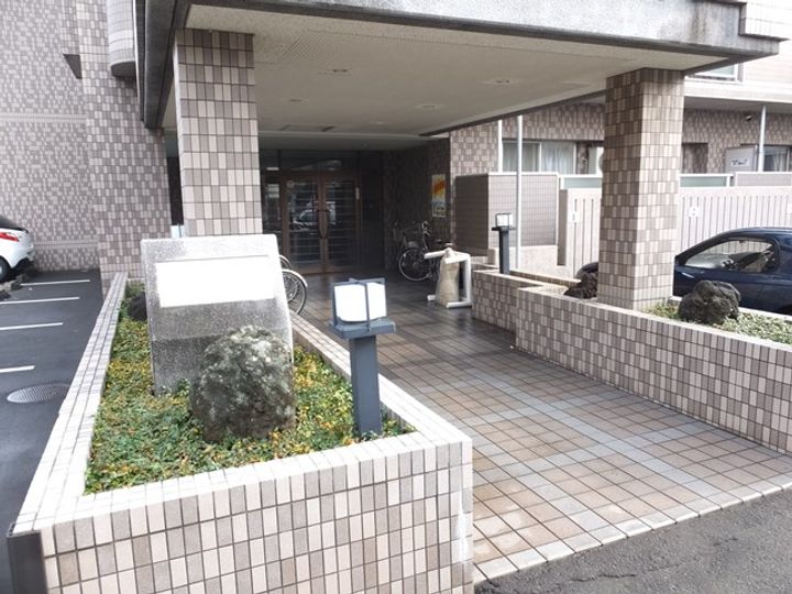 ガーネットハイツ南郷の外観