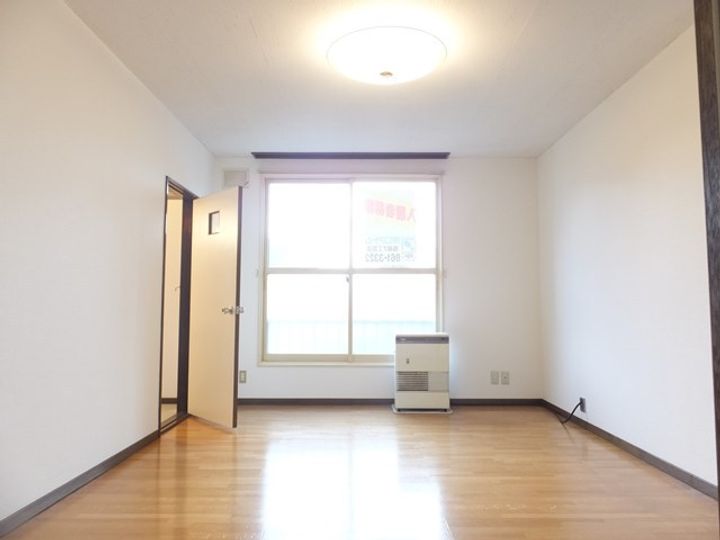 コーポ中西0203の居間