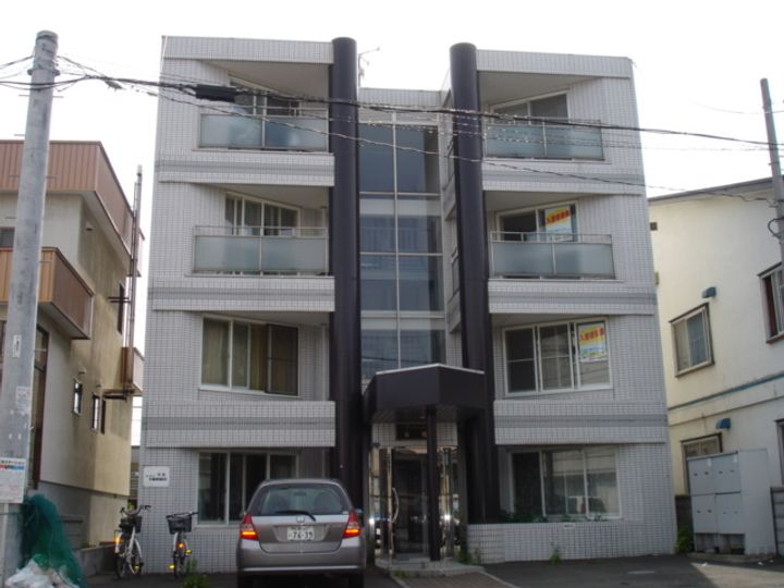 プレジール本郷203の外観