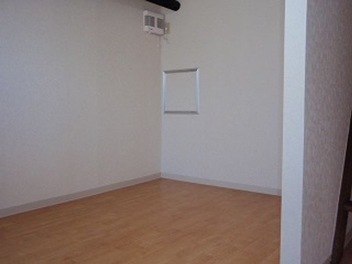 マリオンコート厚別中央101の居間