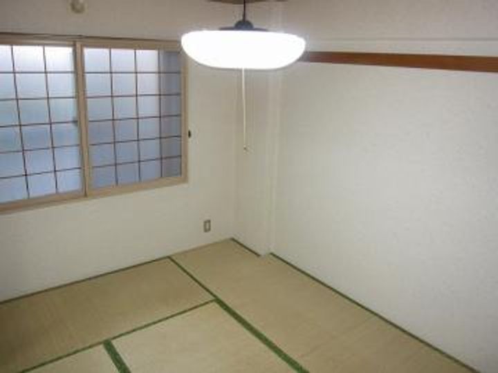 サンコート平岡の居間