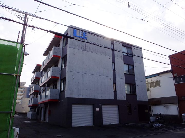 セントポーリアクラリスの外観