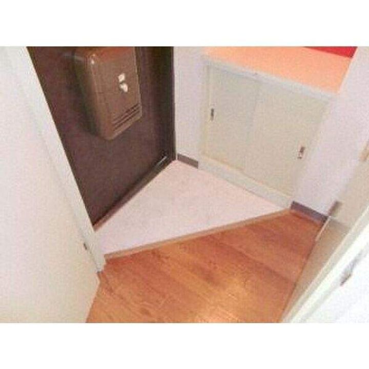 カサデューク澄川81301の玄関