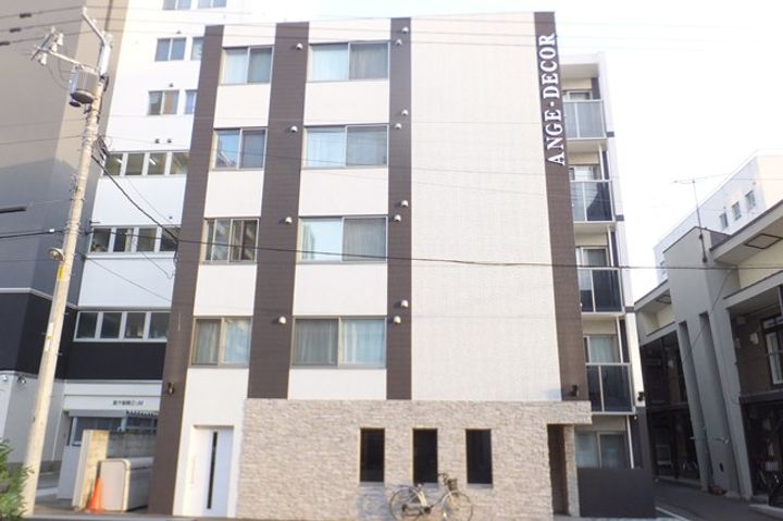 LUXIS S5(リュクシスエスファイブ)の外観