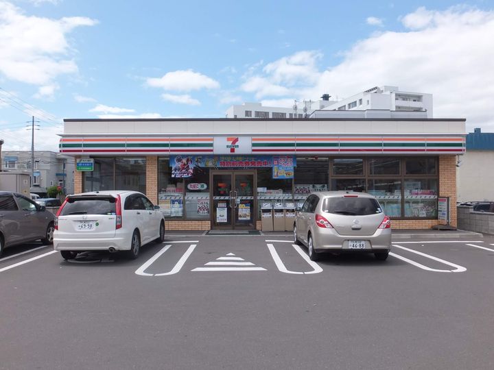 セントポーリアクラリスの周辺