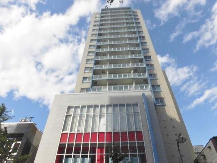 UURコート札幌南三条プレミアタワーの外観