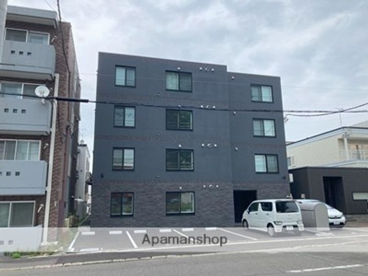 ラグジースペース本郷通南の外観