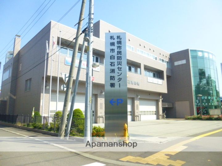 ラグジースペース本郷通南の周辺