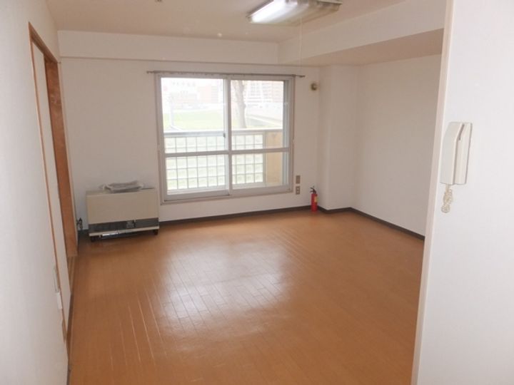 コーポかなやⅡ00303の居間