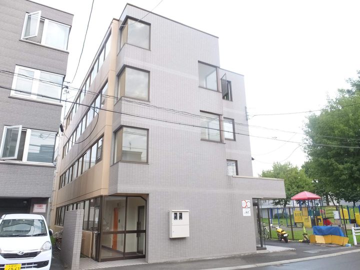 ラァズスクエア本郷通00206の外観