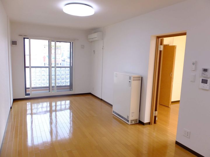 第10森宅建豊平ビル301の居間