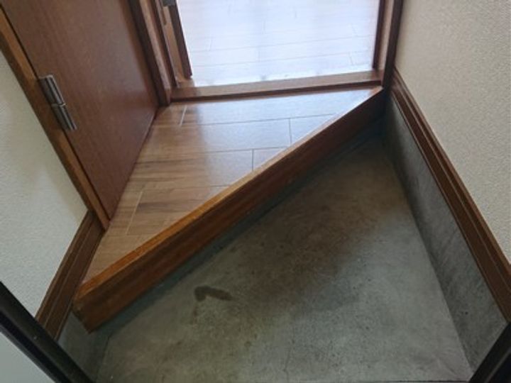 第22森宅建マンション103の玄関