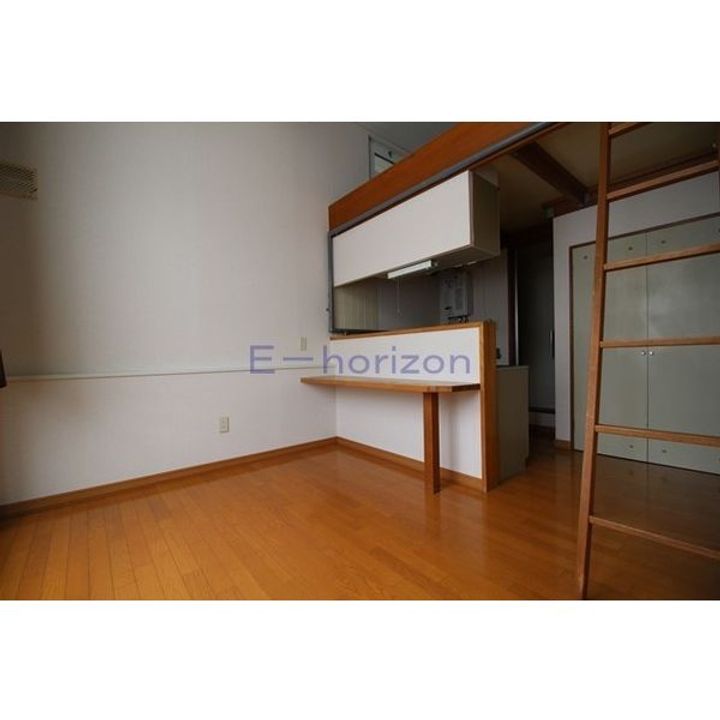 プラチナパレス101の居間