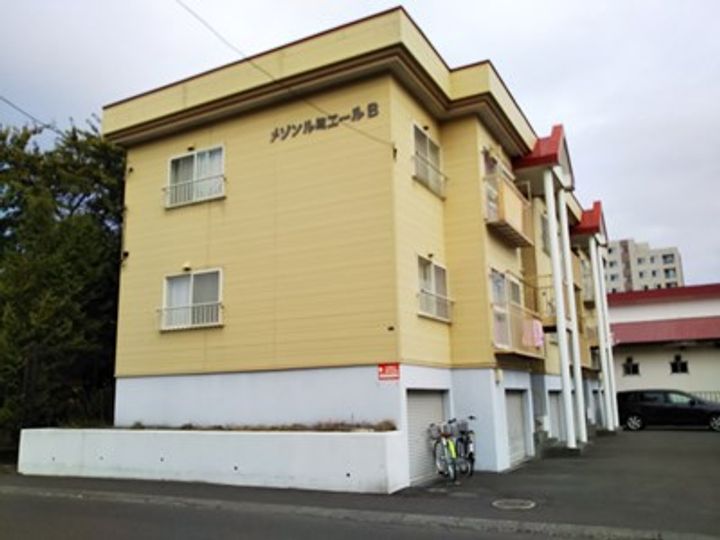 メゾンルミエールB棟の外観