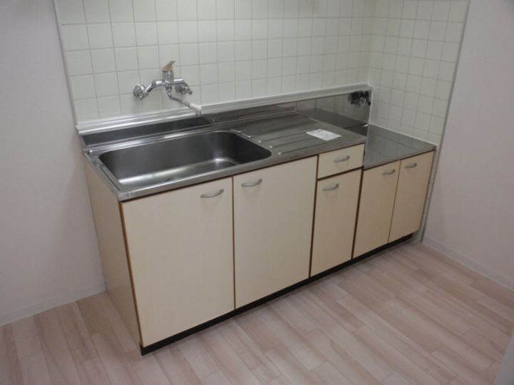 アーバンクリスタル00402のキッチン