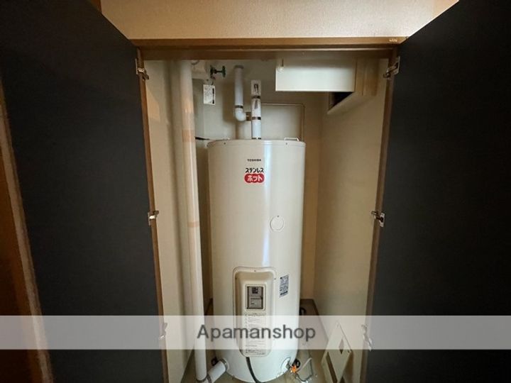 幕西町栗林マンションの内装