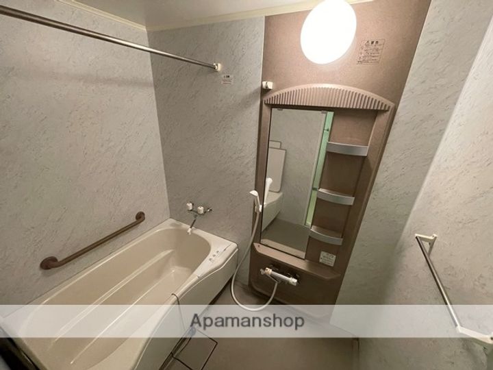 幕西町栗林マンションの風呂