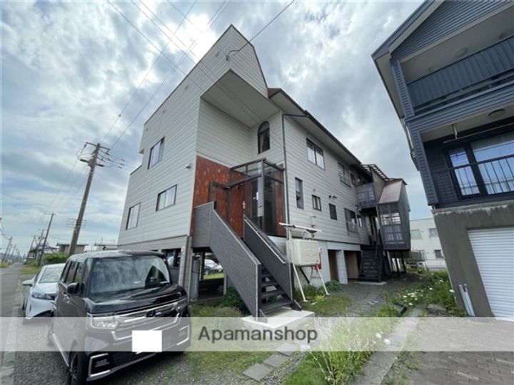 名久井アパートの外観