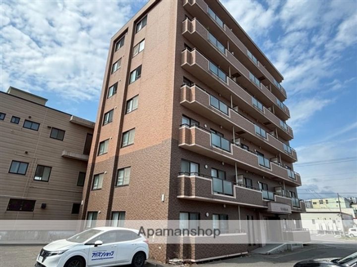 ビラ・ウエストタワーの外観