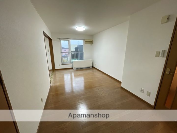 KNKハウスの居間