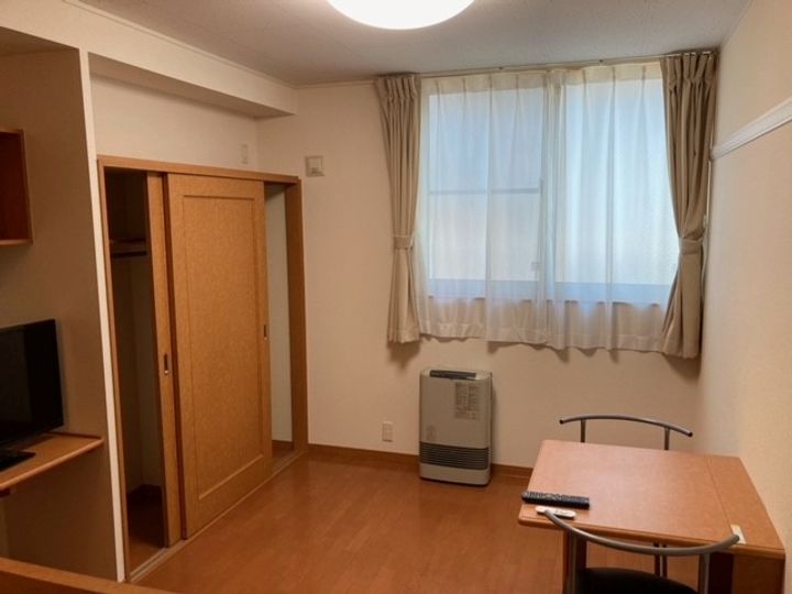 レオパレスSOLEADO202の居間