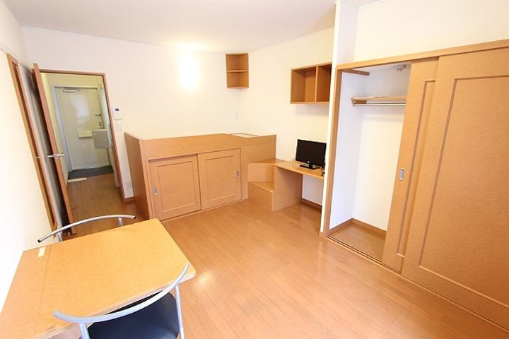 レオパレスSOLEADO202の居間