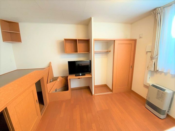 レオパレスSOLEADO202の居間