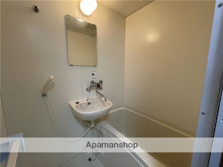 グランドール元中野303の風呂